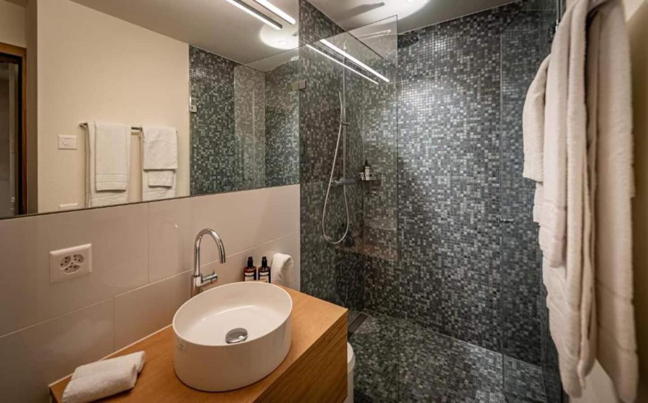 Ferienwohnung 3,5 Zimmer direkt an Ski- und Bikepiste Flims Exterior foto