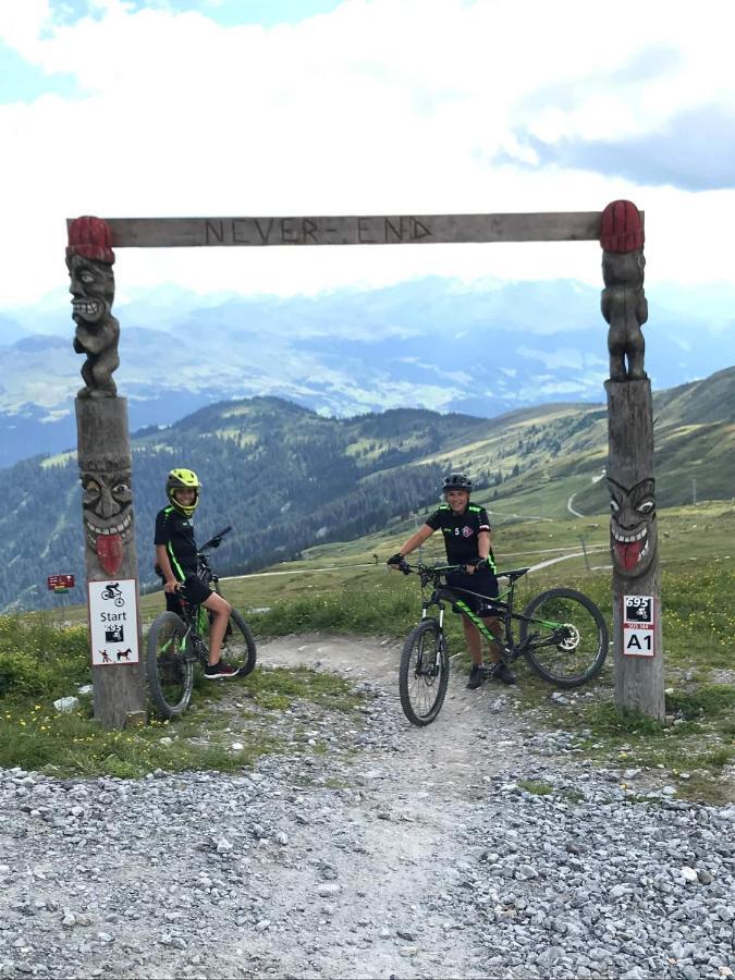 Ferienwohnung 3,5 Zimmer direkt an Ski- und Bikepiste Flims Exterior foto
