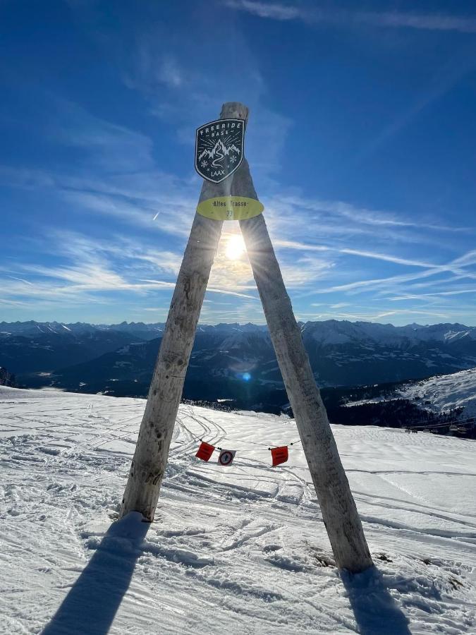 Ferienwohnung 3,5 Zimmer direkt an Ski- und Bikepiste Flims Exterior foto
