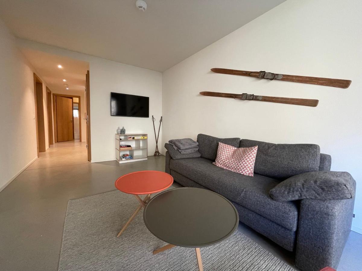 Ferienwohnung 3,5 Zimmer direkt an Ski- und Bikepiste Flims Exterior foto