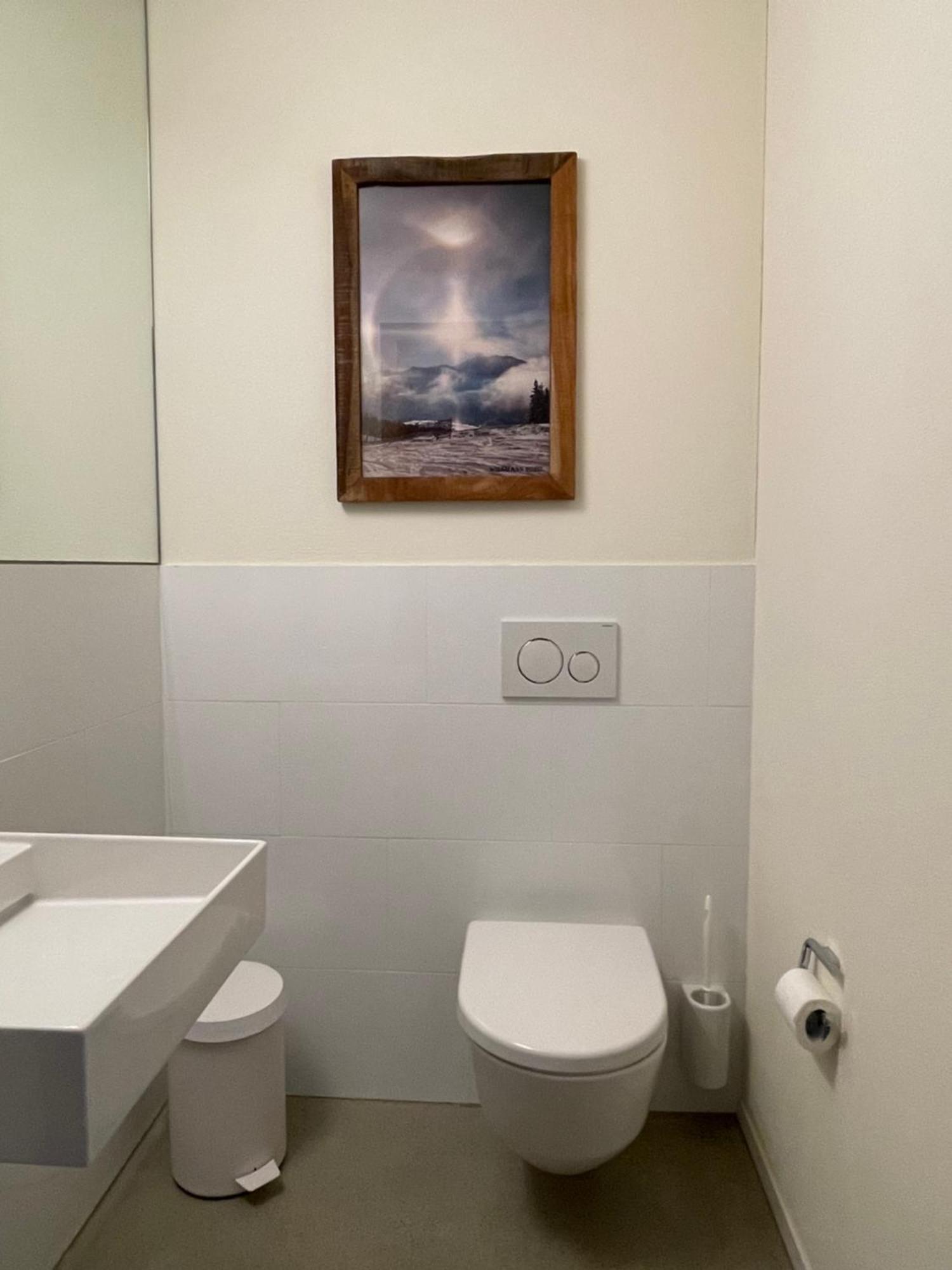 Ferienwohnung 3,5 Zimmer direkt an Ski- und Bikepiste Flims Exterior foto